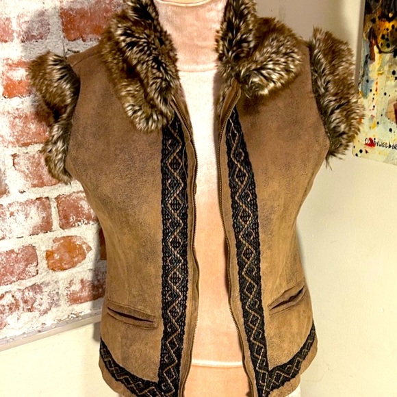 Vintage Jackets & Blazers - Vintage Cripple Creek brown winter fur trim embroidered winter vest Medium